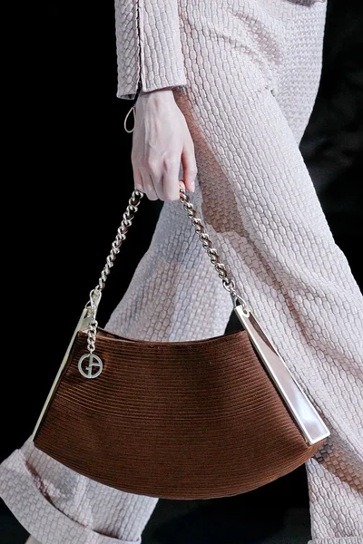 Look 11